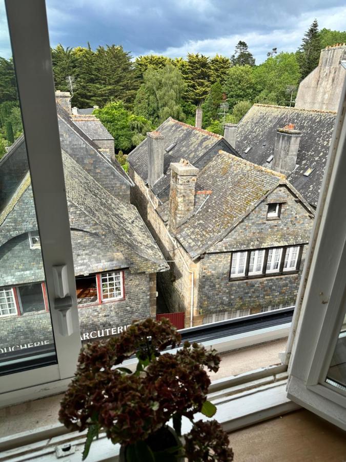 Homestay 17 Avec Cachet Au Centre Petite Citee De Caractere Le Faou